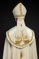 Mitra maryjna ecru z bogatym złotym haftem - KMR/016/05/86 - HAF KMR/016/05/86 - Dewocjonalia P.H. Jakóbczak - Katolicki sklep liturgiczny i hurtownia
