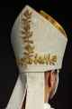 Mitra maryjna ecru z bogatym złotym haftem - KMR/016/05/86 - HAF KMR/016/05/86 - Dewocjonalia P.H. Jakóbczak - Katolicki sklep liturgiczny i hurtownia