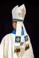 Mitra maryjna ecru i niebieska ręcznie zdobiona kamieniami naturalnymi - HM/9006/05/88 - HAF HM/9006/05/88 - Dewocjonalia P.H. Jakóbczak - Katolicki sklep liturgiczny i hurtownia