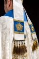Mitra maryjna ecru i niebieska ręcznie zdobiona kamieniami naturalnymi - HM/9006/05/88 - HAF HM/9006/05/88 - Dewocjonalia P.H. Jakóbczak - Katolicki sklep liturgiczny i hurtownia