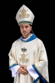 Mitra maryjna ecru i niebieska ręcznie zdobiona kamieniami naturalnymi - HM/9006/05/88 - HAF HM/9006/05/88 - Dewocjonalia P.H. Jakóbczak - Katolicki sklep liturgiczny i hurtownia
