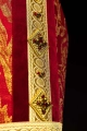 Mitra czerwona ręcznie zdobiona kamieniami naturalnymi i kryształami - HM/9003/02/90 - HAF HM/9003/02/90 - Dewocjonalia P.H. Jakóbczak - Katolicki sklep liturgiczny i hurtownia