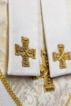 Mitra ecru z haftowanym krzyżem na tkaninie żakardowej - LE/9075/05 - HAF LE/9075/05 - Dewocjonalia P.H. Jakóbczak - Katolicki sklep liturgiczny i hurtownia