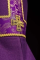Mitra fioletowa z haftowanym krzyżem na tkaninie żakardowej - LE/9075/03 - HAF LE/9075/03 - Dewocjonalia P.H. Jakóbczak - Katolicki sklep liturgiczny i hurtownia