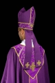 Mitra fioletowa z haftowanym krzyżem na tkaninie żakardowej - LE/9075/03 - HAF LE/9075/03 - Dewocjonalia P.H. Jakóbczak - Katolicki sklep liturgiczny i hurtownia