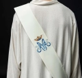 Stuła diakońska ecru z haftem maryjnym - KSD/136/05 - HAF KSD/136/05 - Dewocjonalia P.H. Jakóbczak - Katolicki sklep liturgiczny i hurtownia