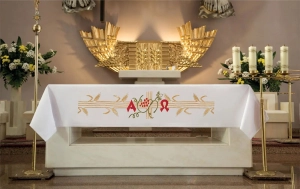 Obrus ołtarzowy z haftem Alfa i Omega - 150 x 300 cm - KOH/014