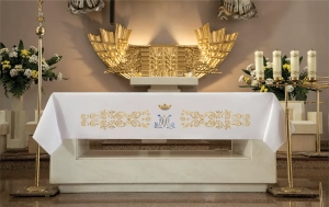 Obrus ołtarzowy ze złotym haftem maryjnym - 150 x 300 cm - KOH/035
