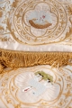Baldachim procesyjny ecru z haftem eucharystycznym i aniołami - 130 x 160 cm - KBA/003 - HAF KBA/003 130*160 - Dewocjonalia P.H. Jakóbczak - Katolicki sklep liturgiczny i hurtownia