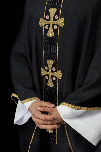 Ornat czarny z haftowanymi krzyżami - S-7068-07-70 - HAF S-7068-07-70 - Dewocjonalia P.H. Jakóbczak - Katolicki sklep liturgiczny i hurtownia