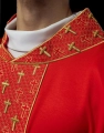 Ornat czerwony z haftowanym pasem z motywem krzyży - S-7062-02-53 - HAF S-7062-02-53 - Dewocjonalia P.H. Jakóbczak - Katolicki sklep liturgiczny i hurtownia