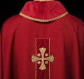 Ornat czerwony z haftowanymi krzyżami - S-7068-02-70 - HAF S-7068-02-70 - Dewocjonalia P.H. Jakóbczak - Katolicki sklep liturgiczny i hurtownia
