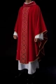Ornat czerwony z haftowanym pasem z motywem krzyży - S-7071-02-70 - HAF S-7071-02-70 - Dewocjonalia P.H. Jakóbczak - Katolicki sklep liturgiczny i hurtownia