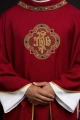 Ornat czerwony z haftowanym pasem z monogramem IHS - S-7073-02-70 - HAF S-7073-02-70 - Dewocjonalia P.H. Jakóbczak - Katolicki sklep liturgiczny i hurtownia