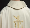 Ornat ecru z haftem kłosów zboża i krzyża - S-7052-05-54 - HAF S-7052-05-54 - Dewocjonalia P.H. Jakóbczak - Katolicki sklep liturgiczny i hurtownia