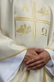 Ornat ecru z haftem symboli Alfa i Omega, kłosów zboża i krzyża - S-7053-05-54 - HAF S-7053-05-54 - Dewocjonalia P.H. Jakóbczak - Katolicki sklep liturgiczny i hurtownia