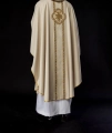Ornat ecru z haftowanym pasem z monogramem IHS - S-7067-05-70 - HAF S-7067-05-70 - Dewocjonalia P.H. Jakóbczak - Katolicki sklep liturgiczny i hurtownia