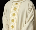 Ornat ecru z haftowanym pasem z motywem krzyży - S-7071-05-70 - HAF S-7071-05-70 - Dewocjonalia P.H. Jakóbczak - Katolicki sklep liturgiczny i hurtownia