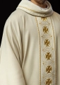 Ornat ecru z haftowanym pasem z motywem krzyży - S-7071-05-70 - HAF S-7071-05-70 - Dewocjonalia P.H. Jakóbczak - Katolicki sklep liturgiczny i hurtownia