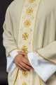 Ornat ecru z haftowanym pasem z motywem krzyży - S-7071-05-70 - HAF S-7071-05-70 - Dewocjonalia P.H. Jakóbczak - Katolicki sklep liturgiczny i hurtownia