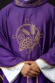 Ornat fioletowy z haftem kłosów zboża i krzyża - S-7054-03-53 - HAF S-7054-03-53 - Dewocjonalia P.H. Jakóbczak - Katolicki sklep liturgiczny i hurtownia