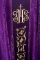Ornat fioletowy z haftowanym pasem z monogramem IHS - S-7059-03-67 - HAF S-7059-03-67 - Dewocjonalia P.H. Jakóbczak - Katolicki sklep liturgiczny i hurtownia