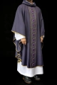 Ornat fioletowy z haftowanym pasem z motywem krzyży - S-7071-03-70 - HAF S-7071-03-70 - Dewocjonalia P.H. Jakóbczak - Katolicki sklep liturgiczny i hurtownia