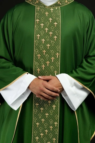 Ornat zielony z haftowanym pasem z motywem krzyży - S-7062-01-53 - HAF S-7062-01-53 - Dewocjonalia P.H. Jakóbczak - Katolicki sklep liturgiczny i hurtownia
