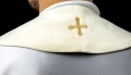 Stuła kapłańska ecru z haftem IHS - S-2052-05-76 - HAF S-2052-05-76 - Dewocjonalia P.H. Jakóbczak - Katolicki sklep liturgiczny i hurtownia