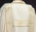 Dalmatyka ecru z haftowanymi krzyżami i aksamitnymi pasami - LE/1073/05/B - HAF LE/1073/05/B - Dewocjonalia P.H. Jakóbczak - Katolicki sklep liturgiczny i hurtownia
