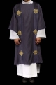 Dalmatyka fioletowa z haftowanym krzyżem i aksamitnymi pasami - LE/1030/03/B - HAF LE/1030/03/B - Dewocjonalia P.H. Jakóbczak - Katolicki sklep liturgiczny i hurtownia