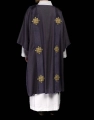 Dalmatyka fioletowa z haftowanym krzyżem i aksamitnymi pasami - LE/1030/03/B - HAF LE/1030/03/B - Dewocjonalia P.H. Jakóbczak - Katolicki sklep liturgiczny i hurtownia