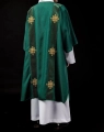 Dalmatyka zielona z haftowanym krzyżem i aksamitnymi pasami - LE/1030/01/B - HAF LE/1030/01/B - Dewocjonalia P.H. Jakóbczak - Katolicki sklep liturgiczny i hurtownia