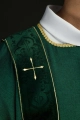 Dalmatyka zielona z haftowanymi krzyżami i aksamitnymi pasami - LE/1073/01/B - HAF LE/1073/01/B - Dewocjonalia P.H. Jakóbczak - Katolicki sklep liturgiczny i hurtownia