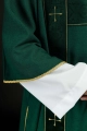 Dalmatyka zielona z haftowanymi krzyżami i aksamitnymi pasami - LE/1073/01/B - HAF LE/1073/01/B - Dewocjonalia P.H. Jakóbczak - Katolicki sklep liturgiczny i hurtownia