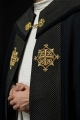 Kapa liturgiczna czarna z aksamitnym pasem i haftowanym krzyżem - LE/3029/07 - HAF LE/3029/07 - Dewocjonalia P.H. Jakóbczak - Katolicki sklep liturgiczny i hurtownia