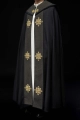 Kapa liturgiczna czarna z aksamitnym pasem i haftowanym krzyżem - LE/3029/07 - HAF LE/3029/07 - Dewocjonalia P.H. Jakóbczak - Katolicki sklep liturgiczny i hurtownia