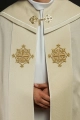 Kapa liturgiczna ecru z aksamitnym pasem i haftowanym krzyżem - LE/3029/05 - HAF LE/3029/05 - Dewocjonalia P.H. Jakóbczak - Katolicki sklep liturgiczny i hurtownia