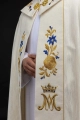 Kapa liturgiczna ecru z haftem maryjnym - LE/3045/05 - HAF LE/3045/05 - Dewocjonalia P.H. Jakóbczak - Katolicki sklep liturgiczny i hurtownia
