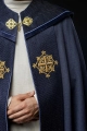 Kapa liturgiczna fioletowa z aksamitnym pasem i haftowanym krzyżem - LE/3029/03 - HAF LE/3029/03 - Dewocjonalia P.H. Jakóbczak - Katolicki sklep liturgiczny i hurtownia
