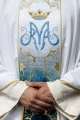 Ornat biały z haftowanym pasem - HAF HA7015-04 - Dewocjonalia P.H. Jakóbczak - Katolicki sklep liturgiczny i hurtownia