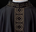 Ornat czarny z haftowanym pasem z motywem krzyża - S-7057-07-70 - HAF S-7057-07-70 - Dewocjonalia P.H. Jakóbczak - Katolicki sklep liturgiczny i hurtownia