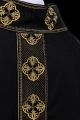 Ornat czarny z haftowanym pasem z motywem krzyży - S-7069-07-70 - HAF S-7069-07-70 - Dewocjonalia P.H. Jakóbczak - Katolicki sklep liturgiczny i hurtownia