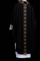 Ornat czarny z haftowanym pasem z motywem krzyży - S-7069-07-70 - HAF S-7069-07-70 - Dewocjonalia P.H. Jakóbczak - Katolicki sklep liturgiczny i hurtownia