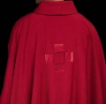 Ornat czerwony z haftowanymi krzyżami - HA7033-02 - HAF HA7033-02 - Dewocjonalia P.H. Jakóbczak - Katolicki sklep liturgiczny i hurtownia
