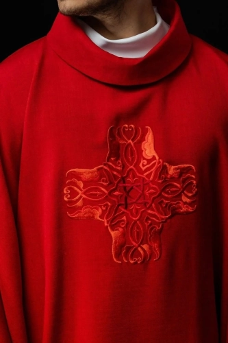 Ornat czerwony z haftowanym krzyżem - HA7035-02 - HAF HA7035-02 - Dewocjonalia P.H. Jakóbczak - Katolicki sklep liturgiczny i hurtownia