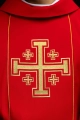 Ornat czerwony z haftowanym pasem z motywem krzyży jerozolimskimi - KDT/7046/02/01 - HAF KDT/7046/02/01 - Dewocjonalia P.H. Jakóbczak - Katolicki sklep liturgiczny i hurtownia