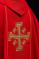 Ornat czerwony z haftowanym pasem z motywem krzyży jerozolimskimi - KDT/7046/02/01 - HAF KDT/7046/02/01 - Dewocjonalia P.H. Jakóbczak - Katolicki sklep liturgiczny i hurtownia