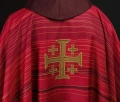 Ornat czerwony z nadrukiem krzyża jerozolimskiego - KOD/7001/02/40 - HAF KOD/7001/02/40 - Dewocjonalia P.H. Jakóbczak - Katolicki sklep liturgiczny i hurtownia
