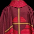 Ornat czerwony z nadrukiem krzyża - KOD/7010/02/40 - HAF KOD/7010/02/40 - Dewocjonalia P.H. Jakóbczak - Katolicki sklep liturgiczny i hurtownia